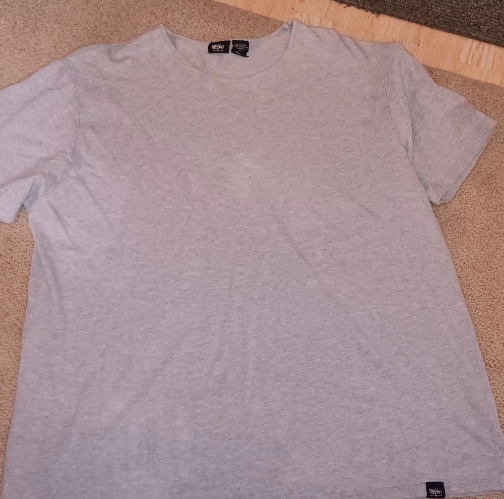 Liz Claiborne Gray Crew Neck Short Sleeve Tee